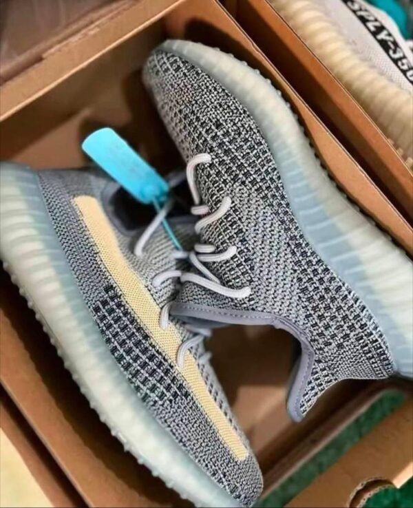 Yeezy Pallet - Image 10