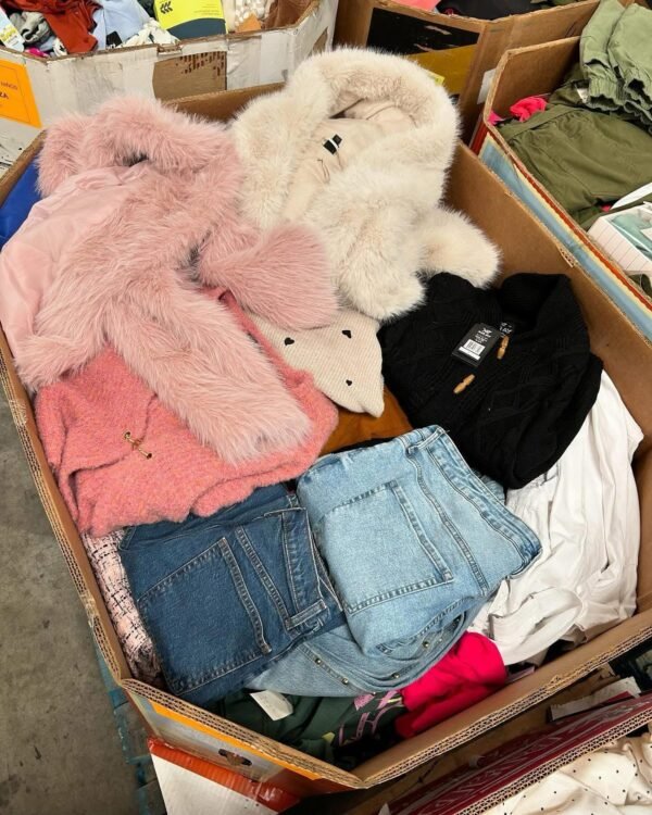 Adults Cloths Pallets - Image 4